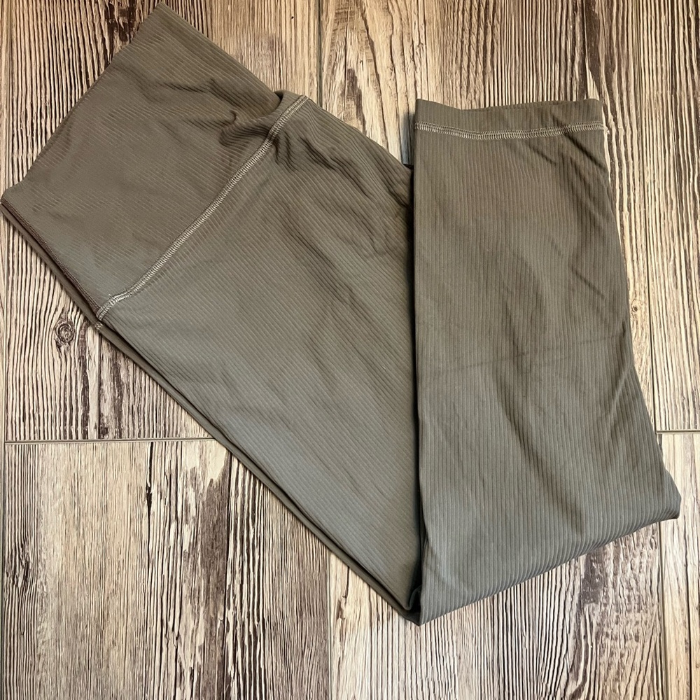 lululemon Align High-Rise Ribbed Crop 23"